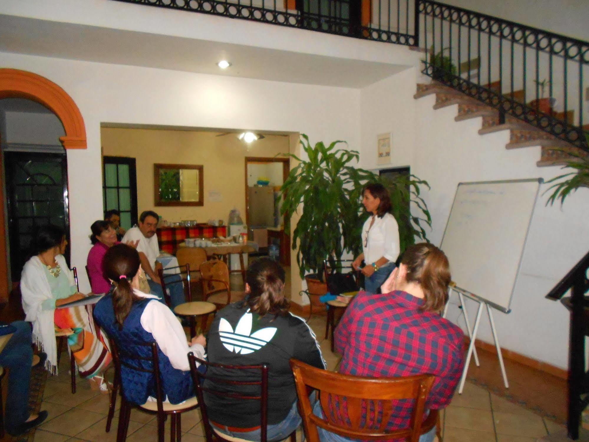 Oyo Hotel Posada Garibaldi Guadalajara Eksteriør billede