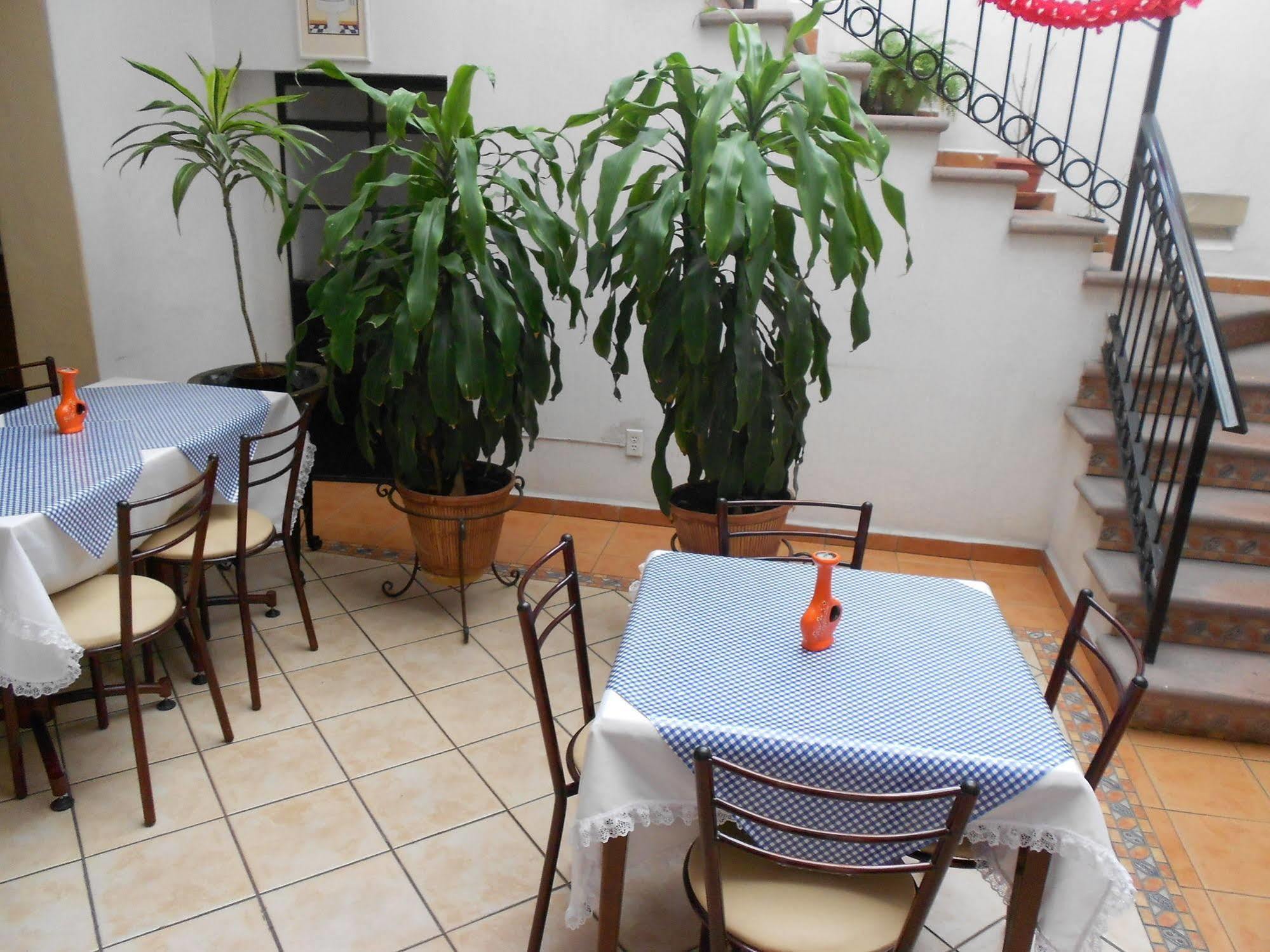 Oyo Hotel Posada Garibaldi Guadalajara Eksteriør billede