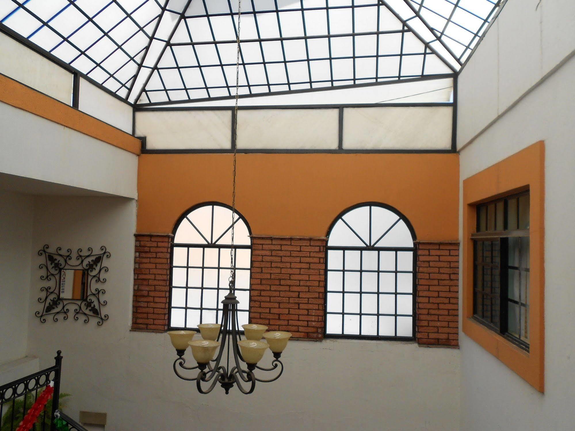 Oyo Hotel Posada Garibaldi Guadalajara Eksteriør billede