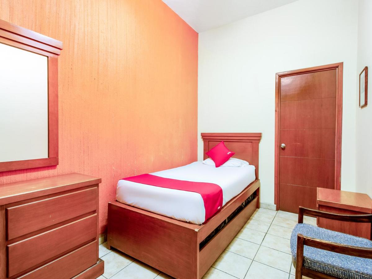 Oyo Hotel Posada Garibaldi Guadalajara Eksteriør billede