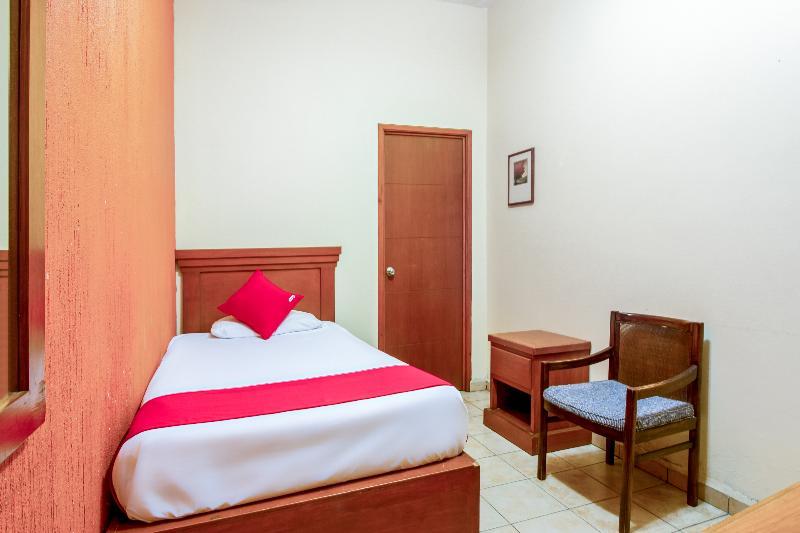 Oyo Hotel Posada Garibaldi Guadalajara Eksteriør billede